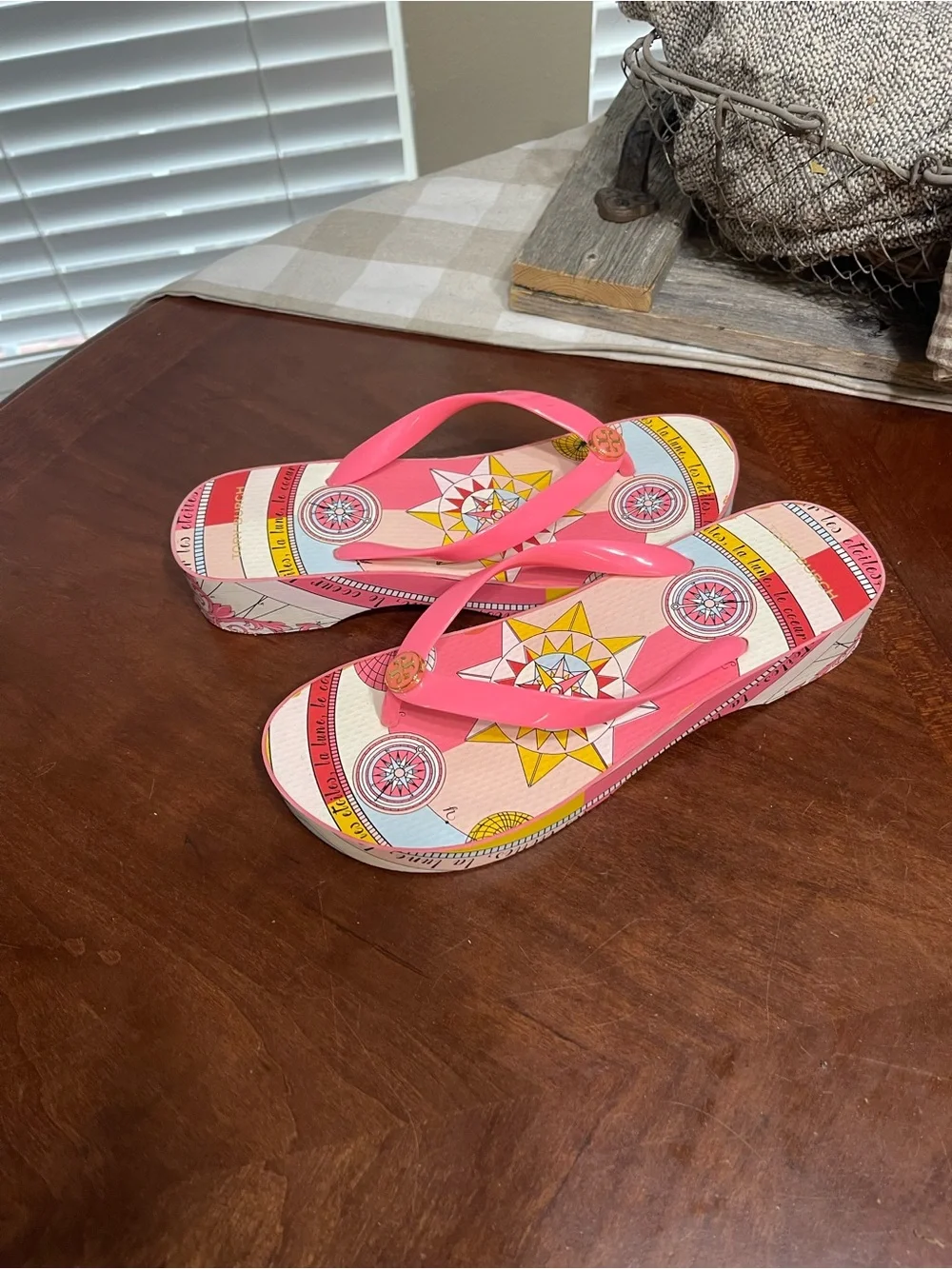TORY BURCH Printed Carved Wedge Flip-flop In Pink - Picture 2 of 11
